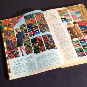Vintage 1968 catalogue Eatons fall & winter
Damaged covers but fun time capsule